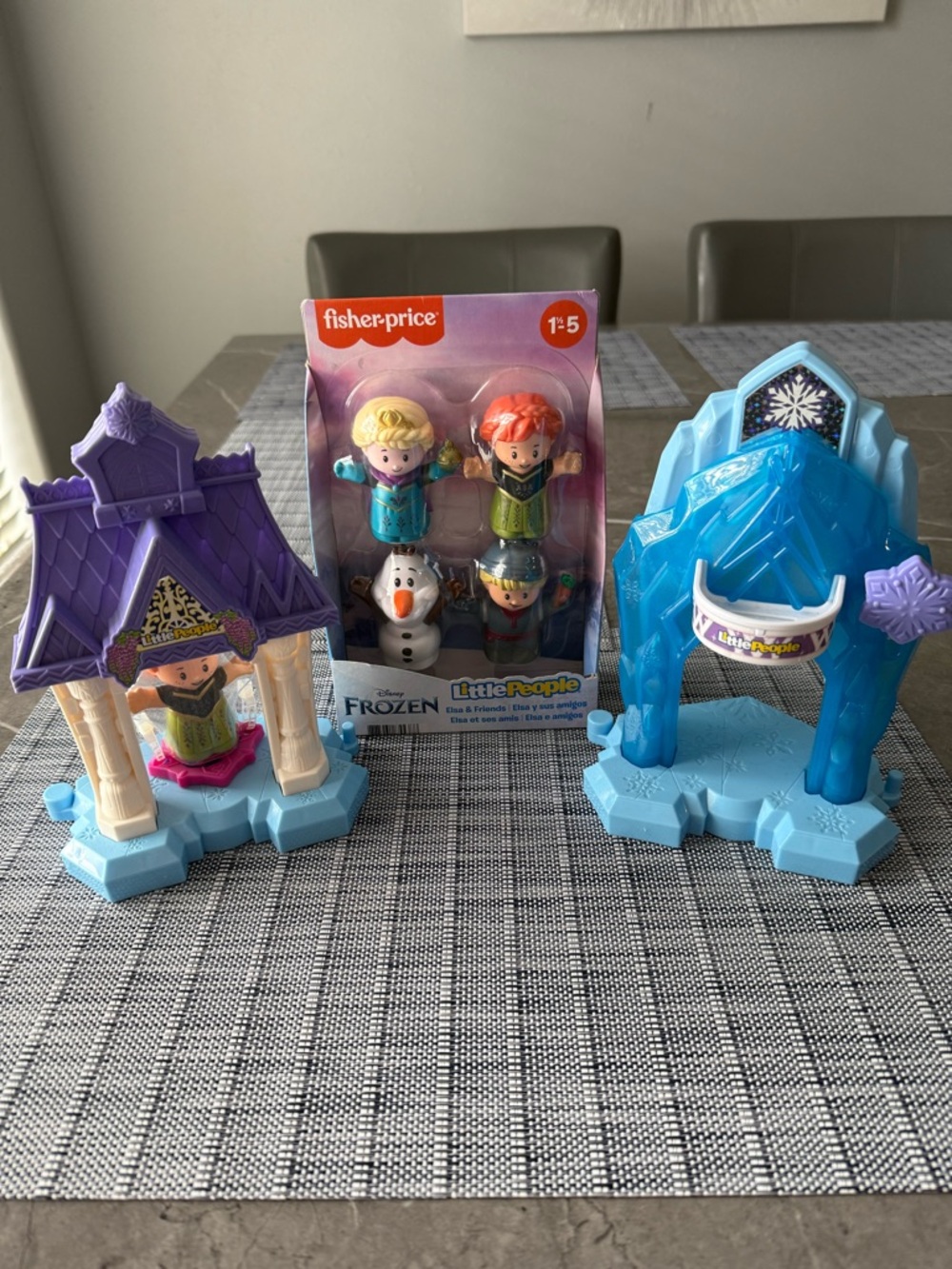 Fisher-Price Little People Disney Frozen Playset - Blue & Purple